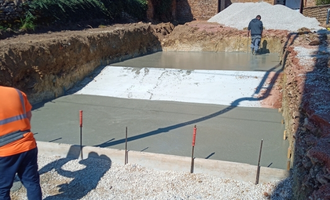 Conception d'une piscine béton prête au bain 10X5 avec deux hauteurs de bassin à Nogent la Chapelle sous Brancion, Chalon-sur-Saône, Aquatique piscine